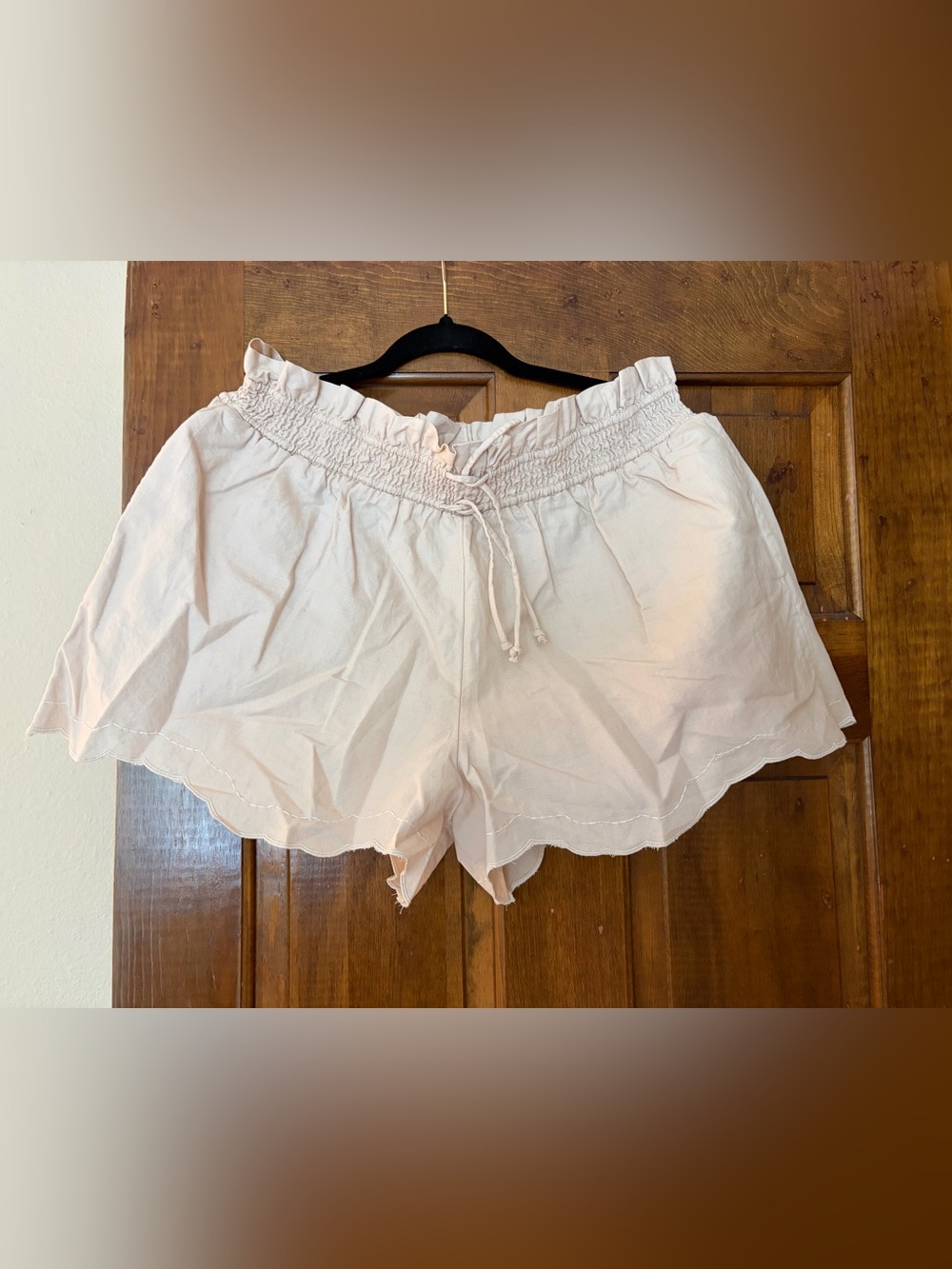 Anthropologie cream Scallop-Hem High Waist Shorts